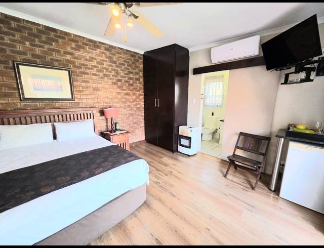 1,836M² GUESTHOUSE FOR SALE IN VANDERBIJLPARK SE 3